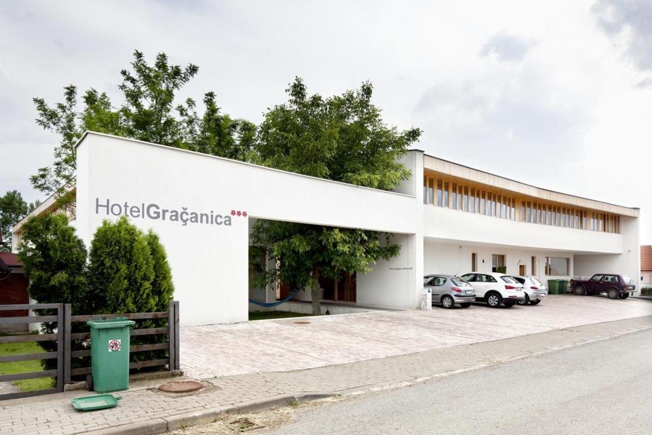 Hotel Gracanica Zewnętrze zdjęcie